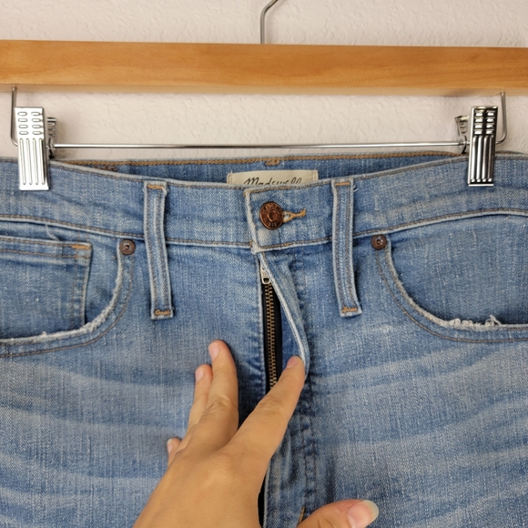 Madewell Retro Flare Jeans in Norwich Light Wash Raw Hem Size 30, 24” inseam 177 - Picture 6 of 9